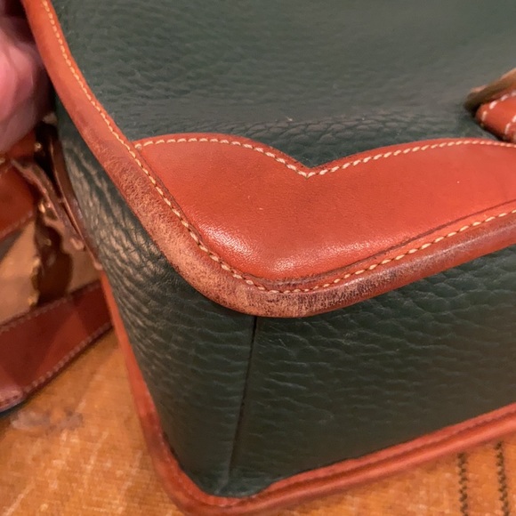 Vintage Dooney & Bourke All-Weather Leather R94 Small Surrey Camera Bag - Picture 8 of 15